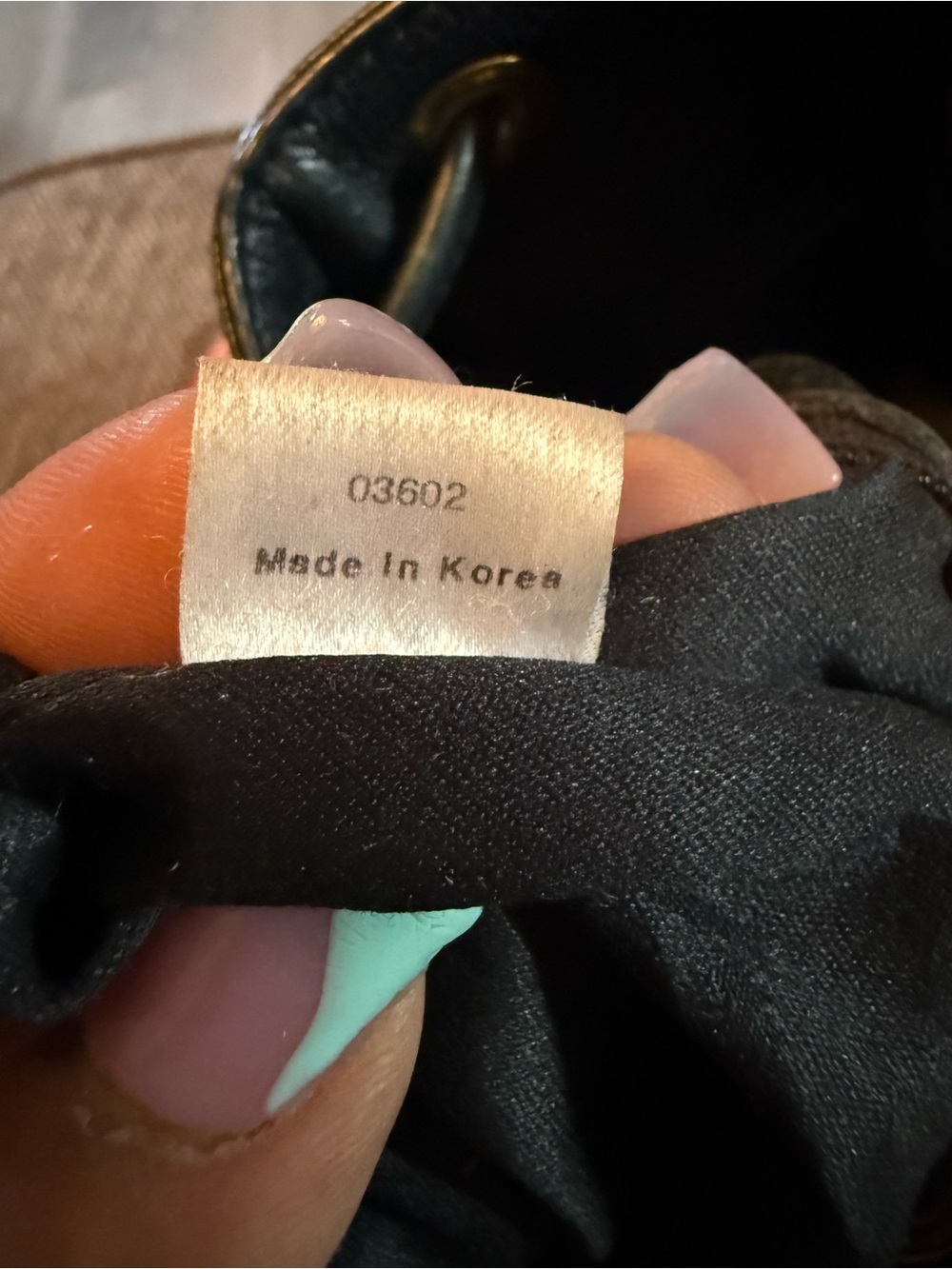 4FER MCM EUC Black Leather Drawstring Bucket Bag w/ dust bag - Picture 5 of 14
